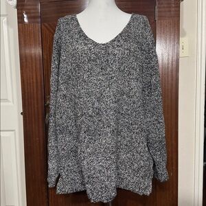 Avenue plus size Black and White Knit sweater